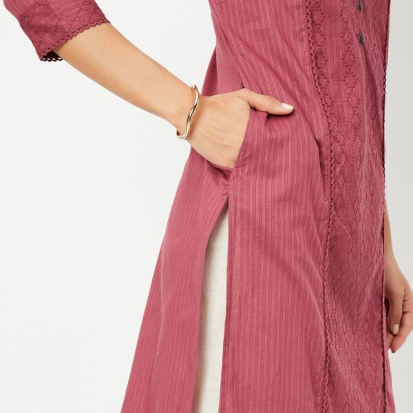 Women Embroidered Straight Kurta - Image 2