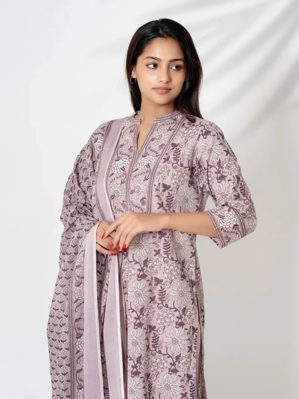 Women Mauve Printed Cotton Suit- Set - Image 4