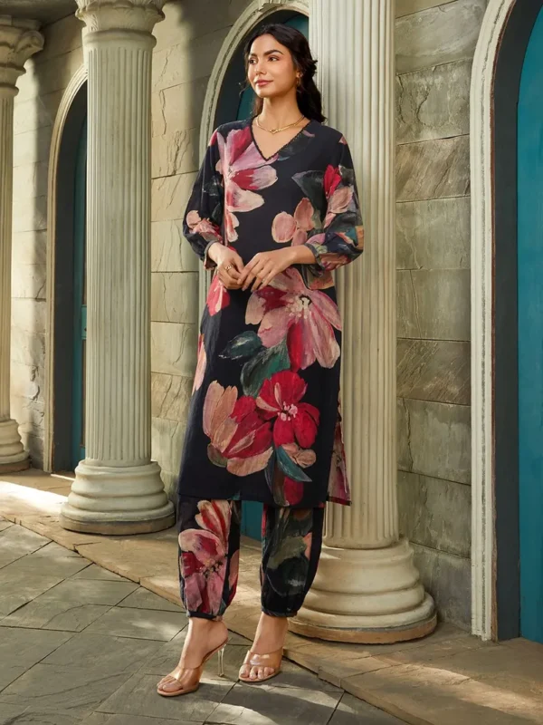 Women Black Printed Cotton Slub Kurta with Pants- Set - Image 6
